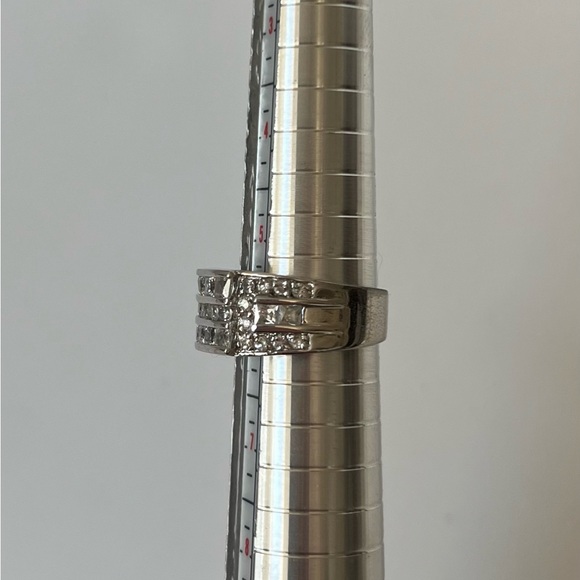 Lia Sophia Grandeur Silver Plated Ring Size 6 - Picture 5 of 7